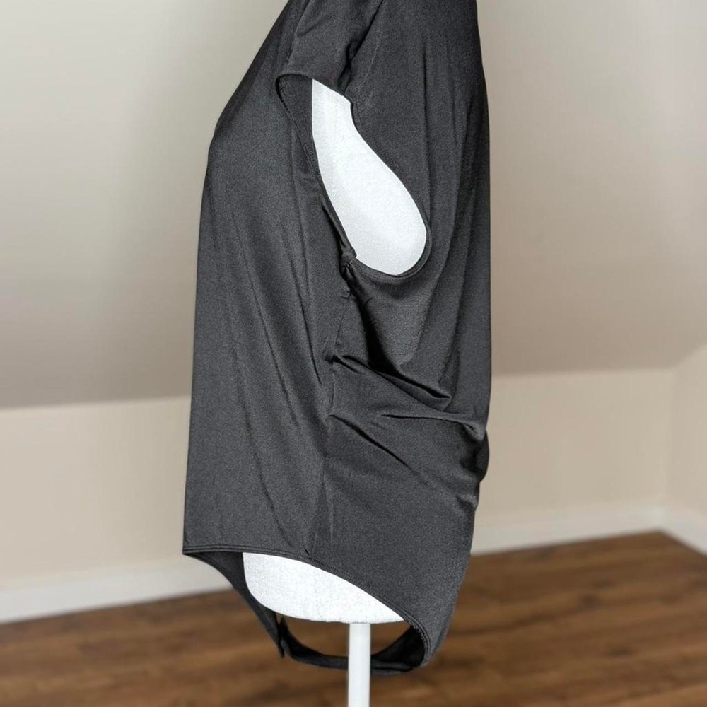 H & M XL Satin Deep V Bodysuit Bundle – Black & Cream Minimal Chic - Picture 5 of 8